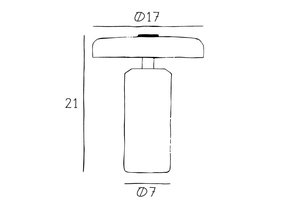Un design épuré, un matériau brut, et une lumière délicate : cette lampe rechargeable en marbre est parfaite dedans comme dehors.