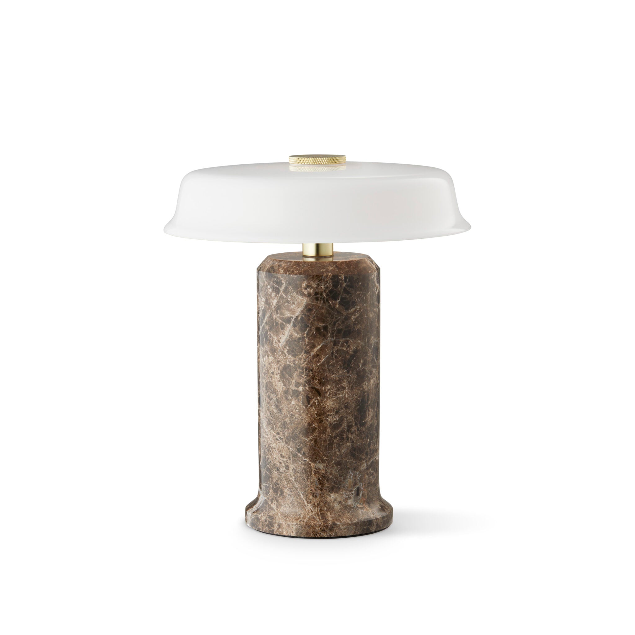 Idéale pour les intérieurs contemporains, cette lampe artisanale en marbre brut s’impose par sa présence discrète.