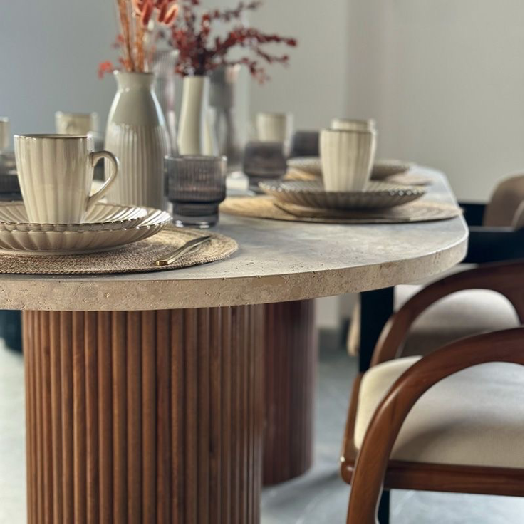 Pieds cylindriques en bois de hêtre avec finition baguette, inspirés du design architectural