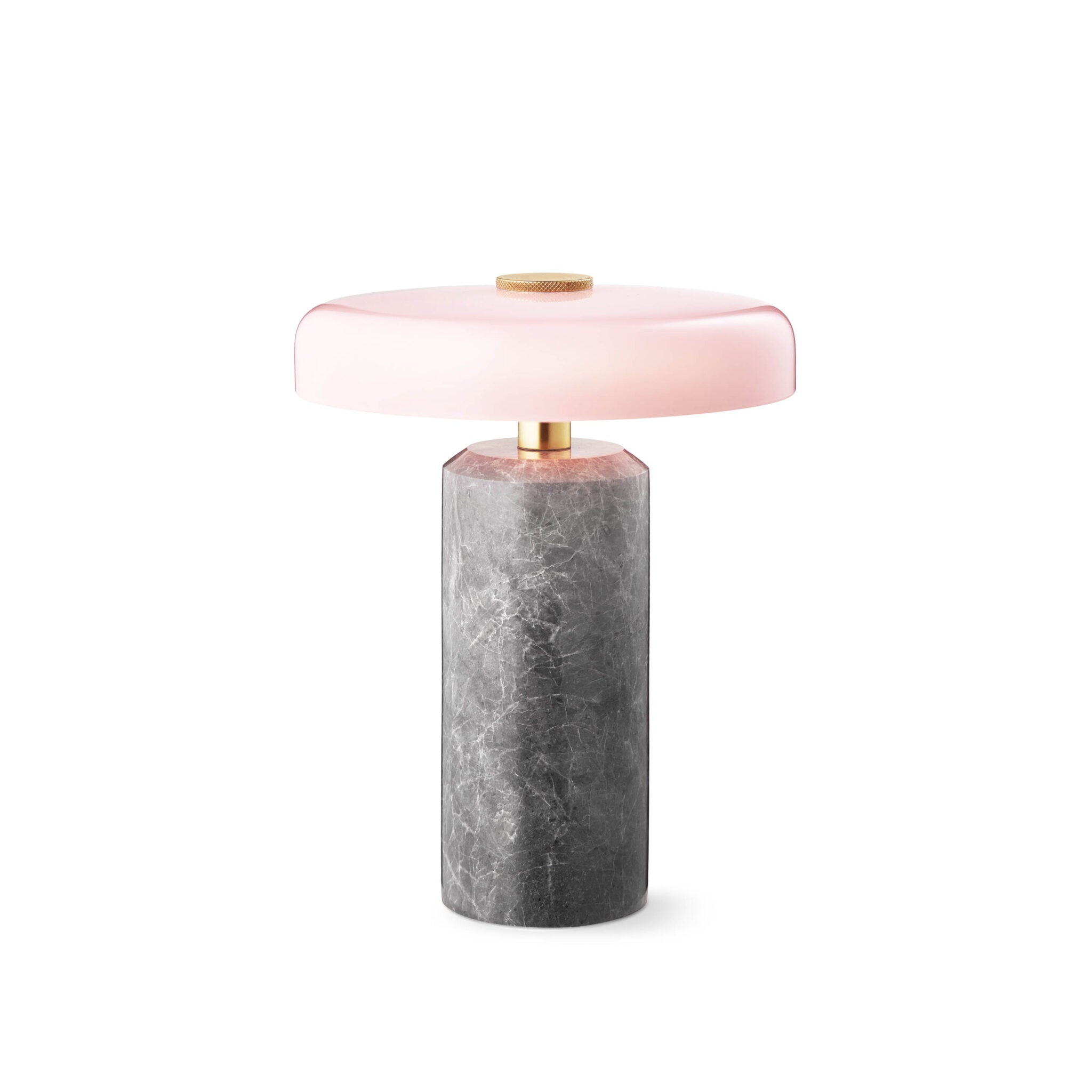 Marbre brut, verre soufflé, fabrication artisanale : cette lampe rechargeable vous accompagne dans tous vos espaces, à l’intérieur comme à l’extérieur.